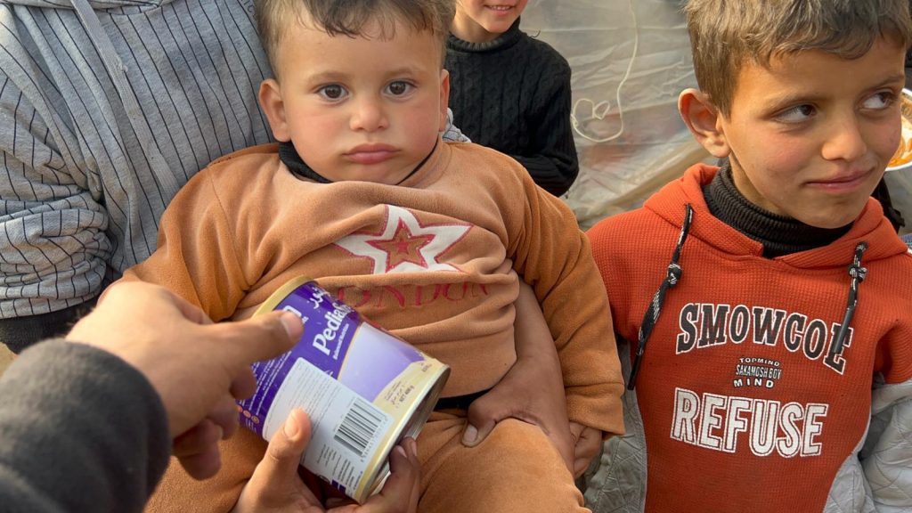 Association Amani - Opération lait à Gaza Sud - AMANI Operation lait a Gaza sud 16