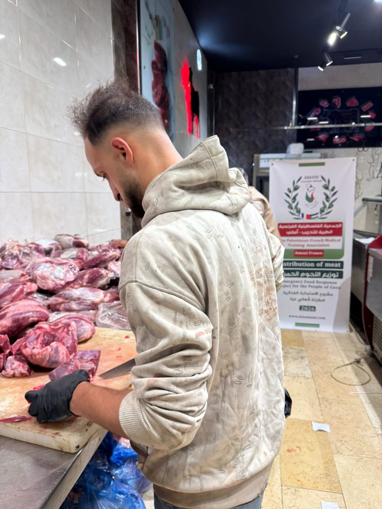 Association Amani - Urgence Gaza : Les équipes d'AMANI mobilisées sur le terrain pour distribuer de l'aide alimentaire - 2026 06 02 distribution viande urgence gaza 01
