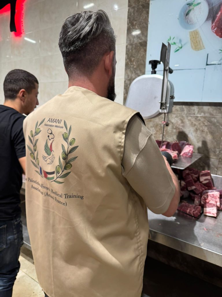 Association Amani - Urgence Gaza : Les équipes d'AMANI mobilisées sur le terrain pour distribuer de l'aide alimentaire - 2026 06 02 distribution viande urgence gaza 02