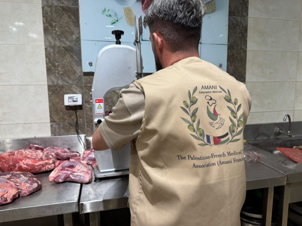 Association Amani - Urgence Gaza : Les équipes d'AMANI mobilisées sur le terrain pour distribuer de l'aide alimentaire - 2026 06 02 distribution viande urgence gaza 05